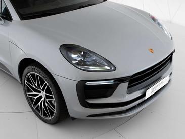 Porsche Macan — photo 22