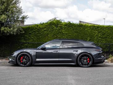 Porsche Taycan — photo 3