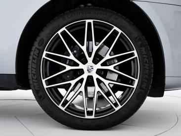 Porsche Macan — photo 25