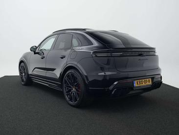 Porsche Macan I 4S Electric — photo 2