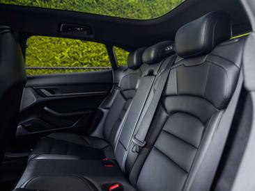 Porsche Taycan — photo 9