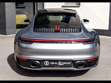 Porsche 911 Carrera 4S — photo 4