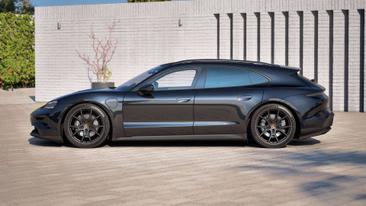 Porsche Taycan — photo 3