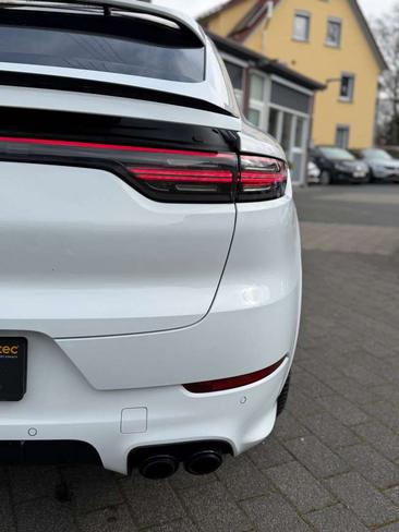 Porsche Cayenne GTS — photo 39