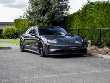 Porsche Taycan — photo 19