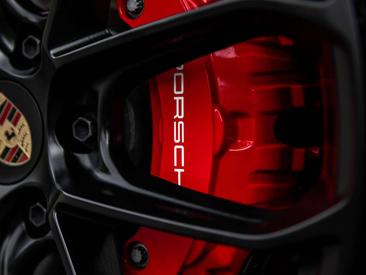 Porsche Taycan — photo 21