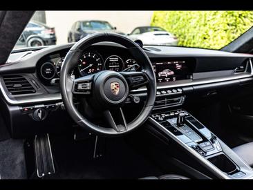 Porsche 911 Carrera 4S — photo 10