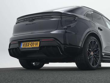 Porsche Macan I 4S Electric — photo 13