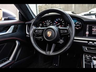 Porsche 911 Carrera 4S — photo 12