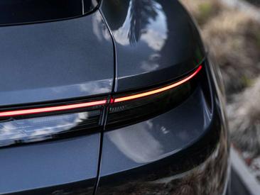 Porsche Taycan — photo 27
