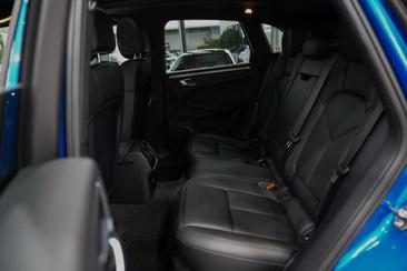 Porsche Macan — photo 14
