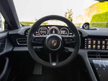 Porsche Taycan — photo 38