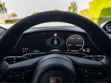 Porsche Taycan — photo 41