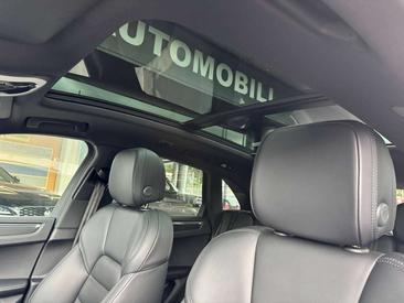 Porsche Macan — photo 5