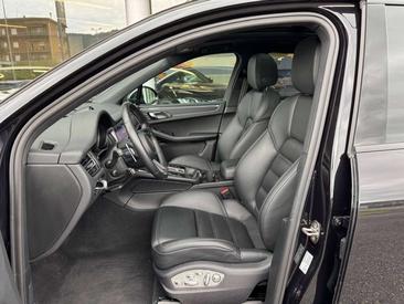 Porsche Macan — photo 6