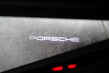 Porsche Cayenne E-Hybrid — photo 9