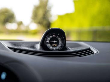 Porsche Taycan — photo 46