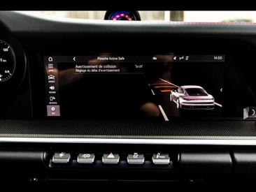 Porsche 911 Carrera 4S — photo 25