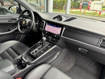 Porsche Macan — photo 9