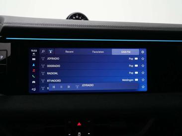 Porsche Macan I 4S Electric — photo 33