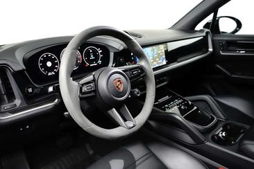 Porsche Cayenne E-Hybrid — photo 18