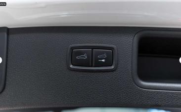 Porsche Macan — photo 29