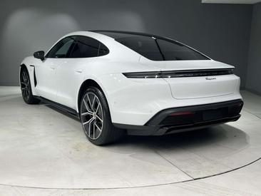 Porsche Taycan — photo 3