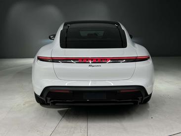 Porsche Taycan — photo 4
