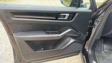 Porsche Cayenne III — photo 6