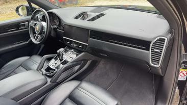 Porsche Cayenne III — photo 9