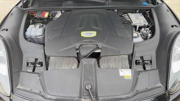 Porsche Cayenne III — photo 14