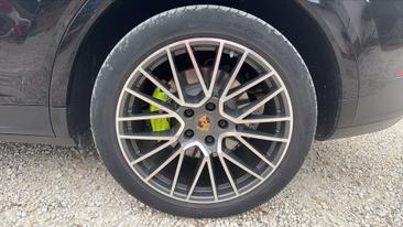 Porsche Cayenne III — photo 18