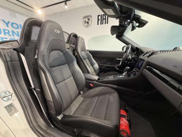 Porsche 718 Cabriolet Boxster — photo 17