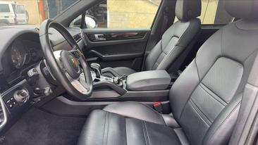 Porsche Cayenne III — photo 26