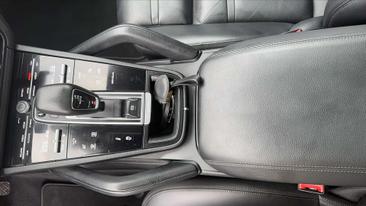 Porsche Cayenne III — photo 27