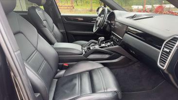 Porsche Cayenne III — photo 28