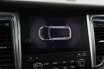Porsche Macan — photo 23