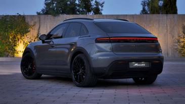 Porsche Macan I 4S Electric — photo 22