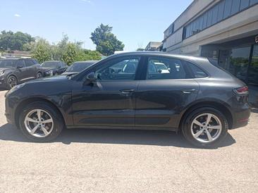 Porsche Macan — photo 2