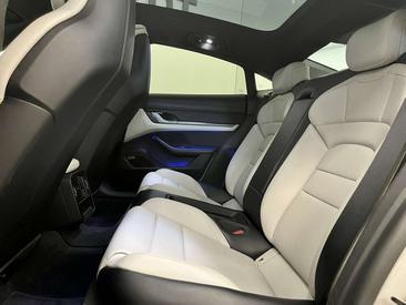 Porsche Taycan 4S — photo 13