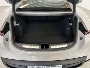 Porsche Taycan 4S — photo 14