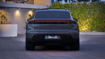 Porsche Macan I 4S Electric — photo 27
