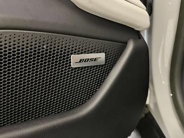 Porsche Taycan 4S — photo 16