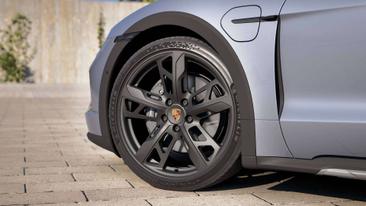 Porsche Taycan — photo 5
