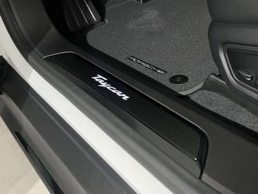 Porsche Taycan — photo 21