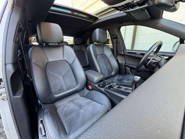 Porsche Macan — photo 8