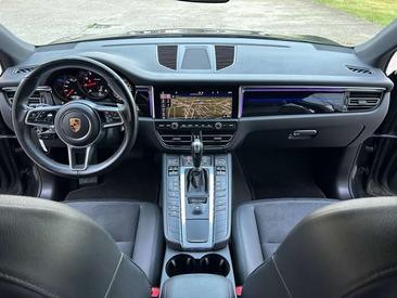 Porsche Macan — photo 11