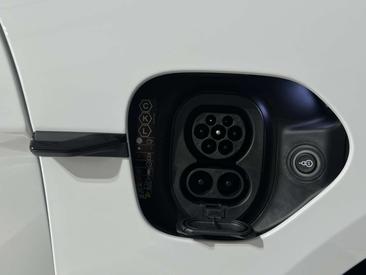 Porsche Taycan — photo 29