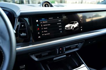 Porsche Cayenne S E-Hybrid — photo 14
