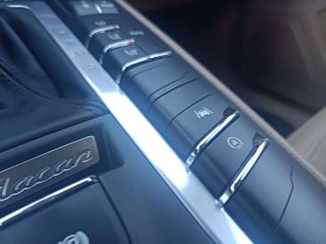Porsche Macan — photo 16